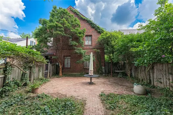 Oakwood, OH 45419,220 Greenmount Boulevard