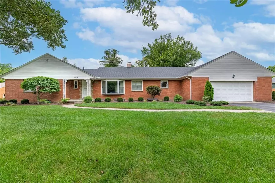 849 Danan Circle, Kettering, OH 45429