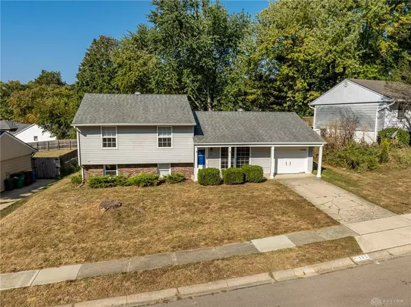125 Teakwood Lane, Springboro, OH 45066