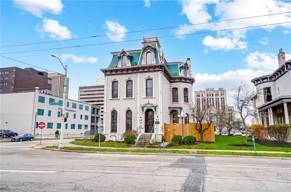 Dayton, OH 45402,208 W Monument Avenue
