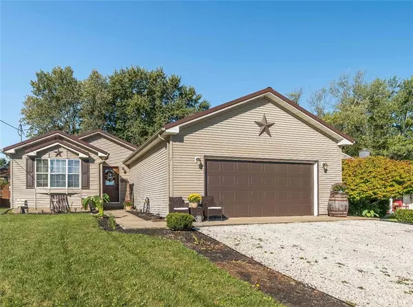 210 Lyndhurst Drive, Piqua, OH 45356