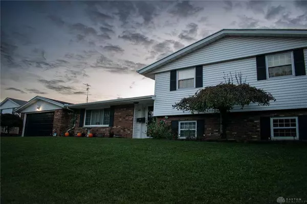 415 Sherwood Park Drive, Springfield, OH 45505