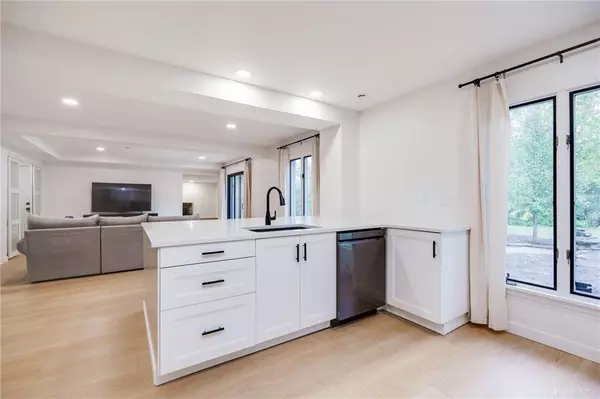 Dayton, OH 45459,99 Davis Road