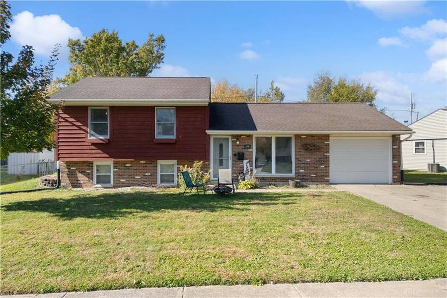 1866 Roxbury Drive, Xenia, OH 45385