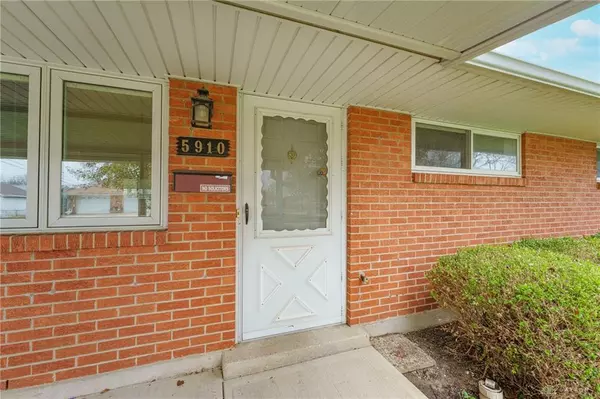 Dayton, OH 45424,5910 Shady Oak Street