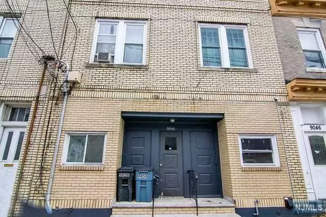 9050 Palisade PLZ, North Bergen, NJ 07047