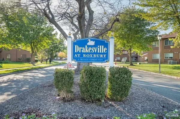 Roxbury Township, NJ 07852,141 Drake LN