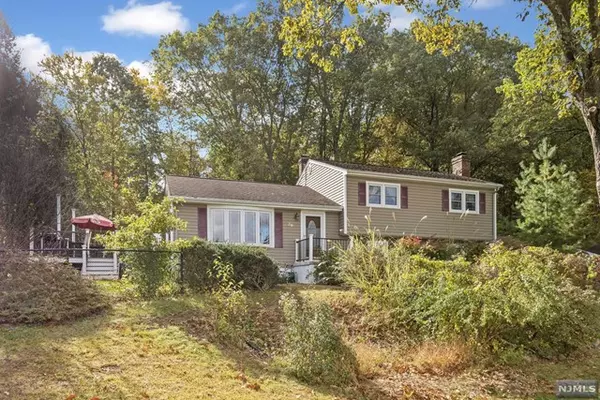 39 Pleasant Hill RD, Roxbury Township, NJ 07876