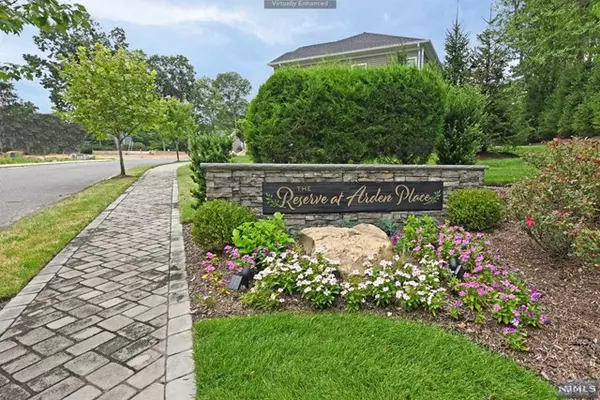 11 Arden PL, Hillsdale, NJ 07642