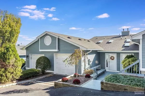 56 Skyview TER, Clifton, NJ 07013