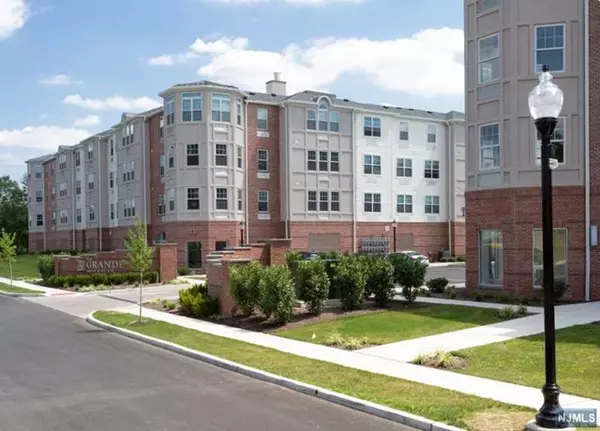 498 Van Bussum AVE #106C, Saddle Brook, NJ 07663