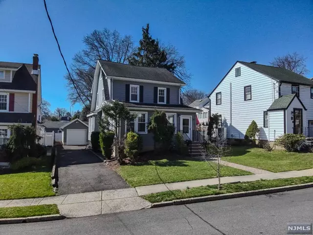 Rutherford, NJ 07070,8 Crane AVE