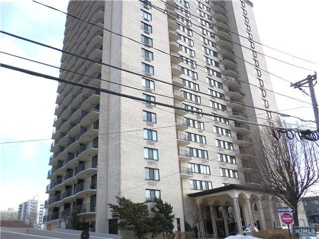 1590 Anderson AVE # 11B, Fort Lee, NJ 07024