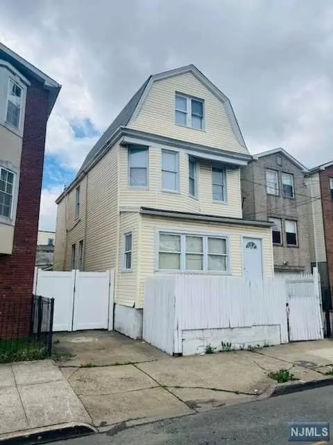 124 Hawthorne AVE, Newark, NJ 07112