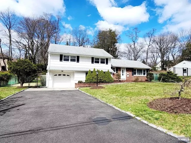 46 Garry RD, Closter, NJ 07624