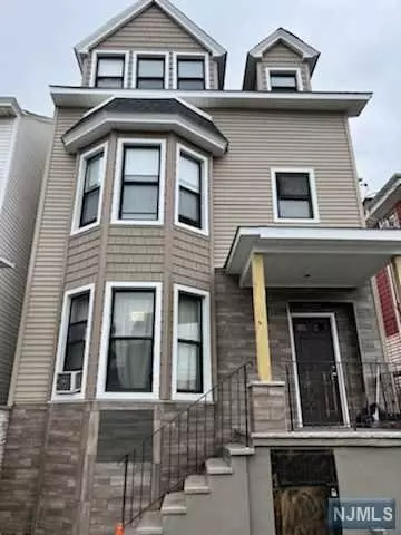 25 Oak ST, Paterson, NJ 07501