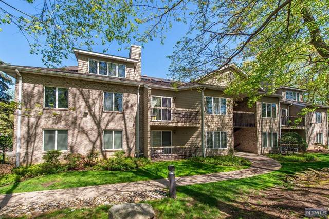 2 Parkside TER # 1 B, Woodland Park, NJ 07424