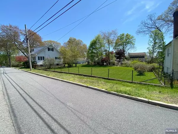 North Haledon, NJ 07508,26 Lake ST