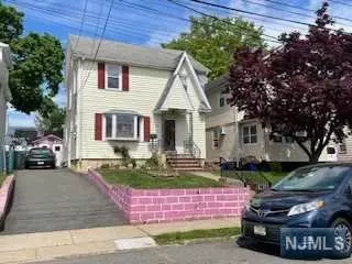 54 Kensington TER, Passaic, NJ 07055