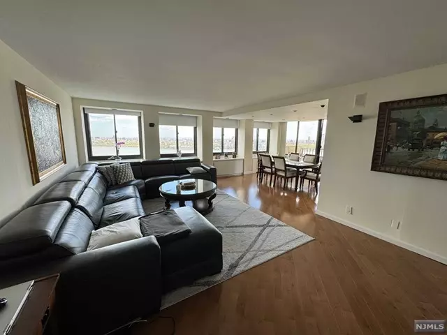 300 Winston DR # 1210, Cliffside Park, NJ 07010