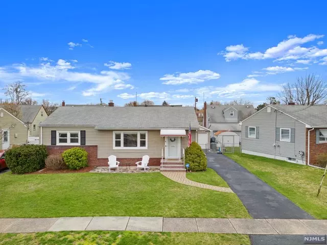 Clifton, NJ 07013,34 Belrose CT