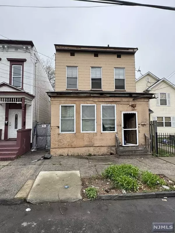 445 S 17th ST, Newark, NJ 07103