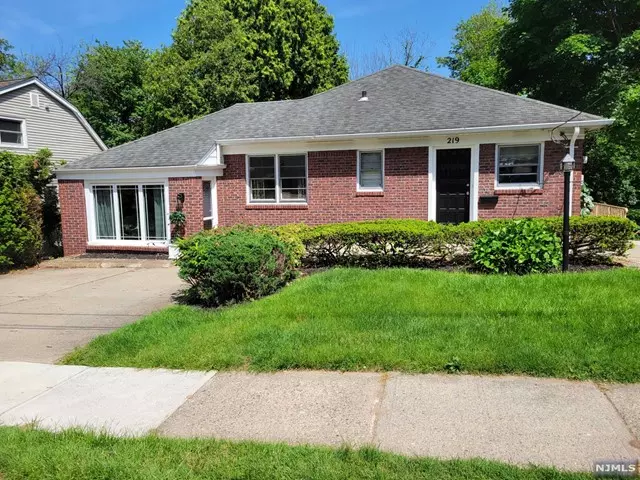 219 Overpeck AVE, Ridgefield Park, NJ 07660