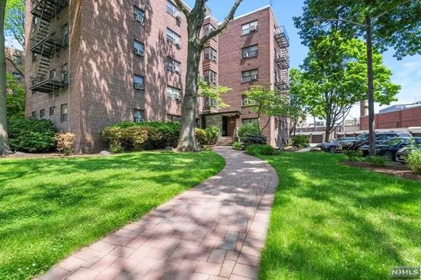 3020 Edwin AVE # 1D, Fort Lee, NJ 07024