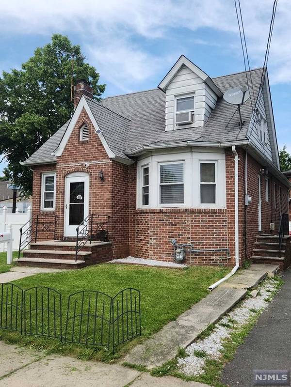 836 Summit ST, Linden, NJ 07036