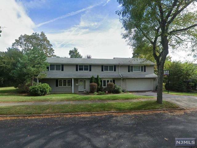 12 Clinton LN, Wayne, NJ 07470