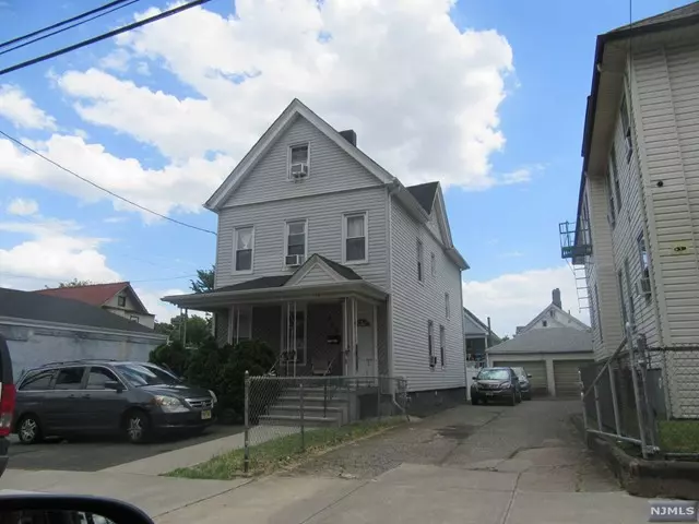 Passaic, NJ 07055,119 Autumn ST