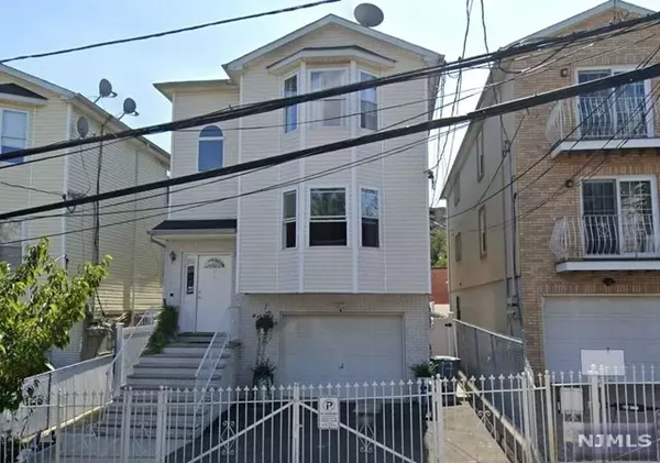 17 Longworth ST, Newark, NJ 07102