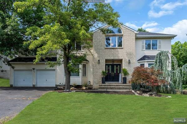 38 Somerset PL,  Matawan,  NJ 07747