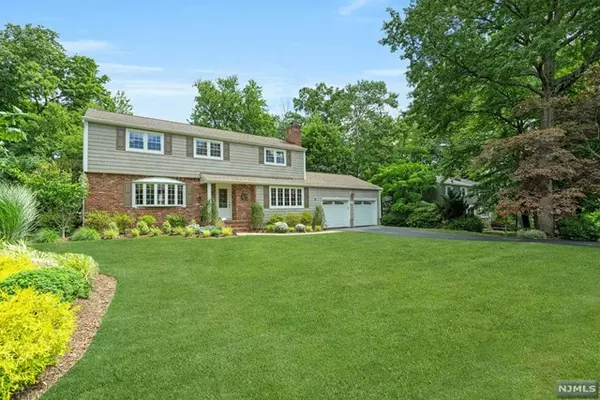 Ramsey, NJ 07446,19 Colonial Heights DR