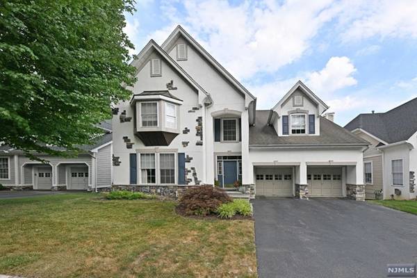 14 Hunters RUN, Oakland, NJ 07436