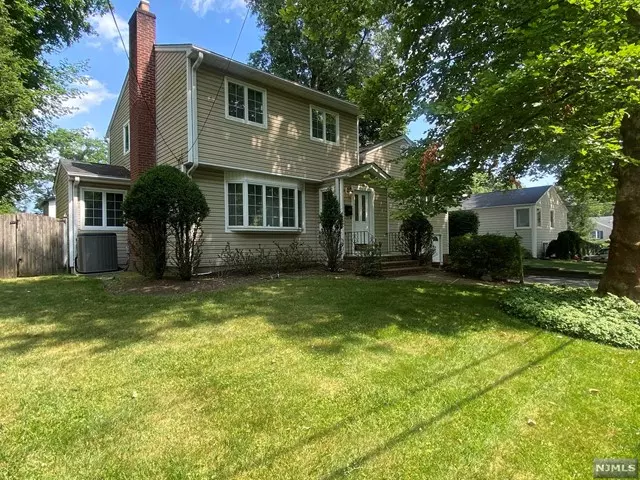 199 Crescent ST, Closter, NJ 07624