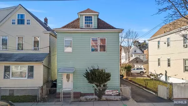 38 Holden ST, Clifton, NJ 07011