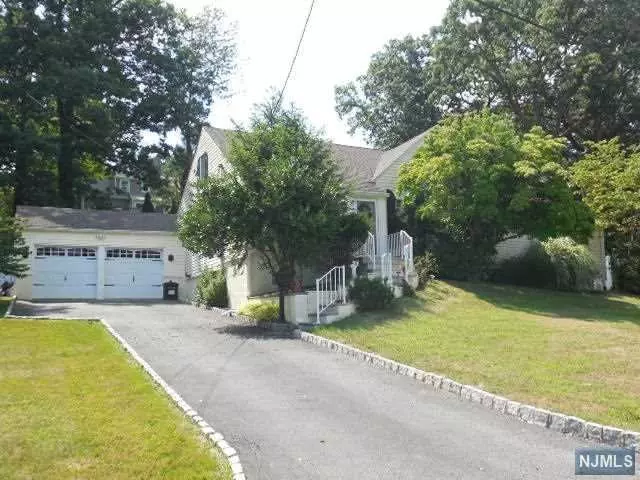 Wayne, NJ 07470,169 Oakwood DR