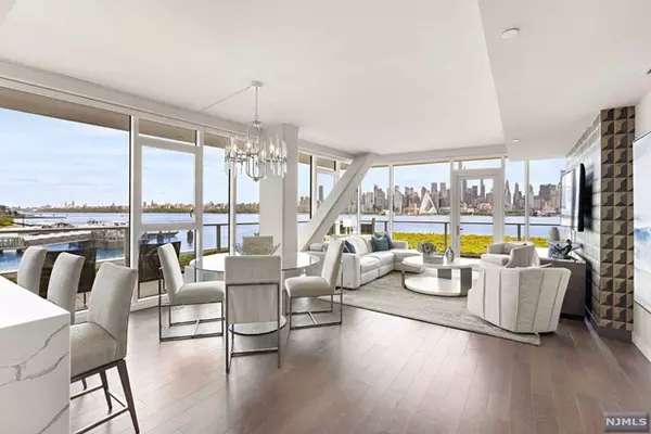 800 Ave At Port Imperial  # 305, Weehawken, NJ 07086