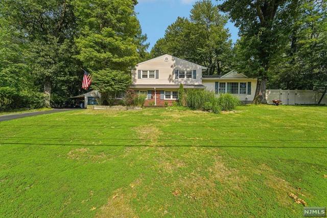 308 Joan PL, Wyckoff, NJ 07481