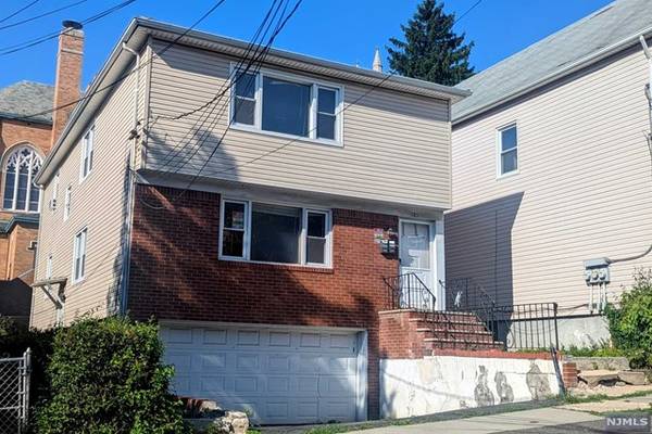 385 16th AVE, Irvington, NJ 07111