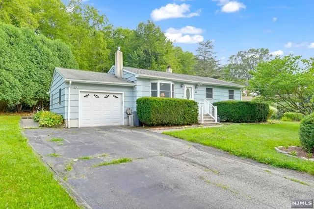 46 Elm ST, West Milford, NJ 07421