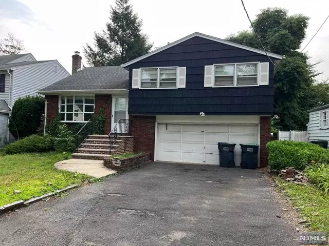 Bergenfield, NJ 07621,83 Highgate TER