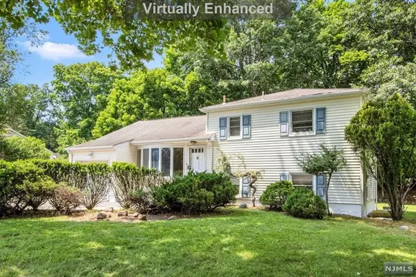 River Vale, NJ 07675,620 Aster LN