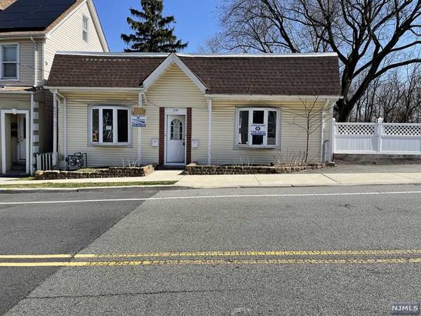 307-309 Berkeley AVE, Bloomfield, NJ 07003