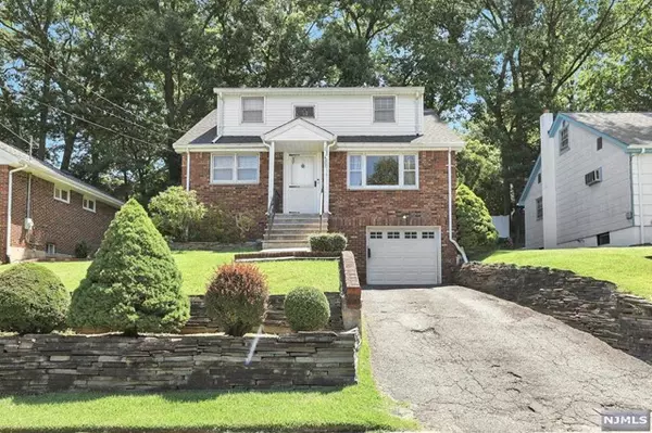 427 Colonial BLVD, Twp Of Washington, NJ 07676