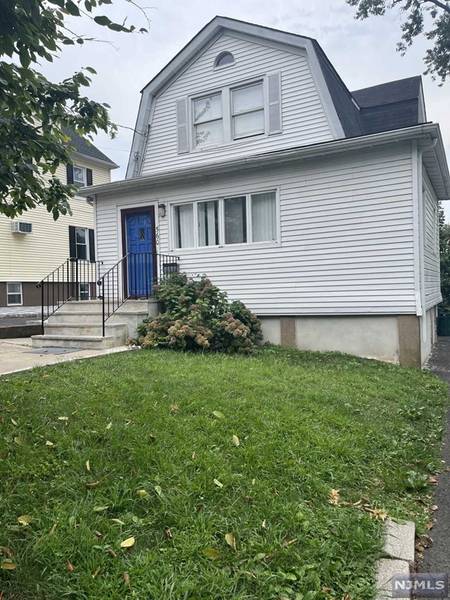 560 Hillcrest ST, Teaneck, NJ 07666