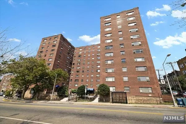 6515 Kennedy BLVD # 1 F, West New York, NJ 07093