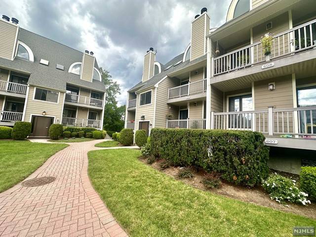 609 River Renaissance  # C09, East Rutherford, NJ 07073