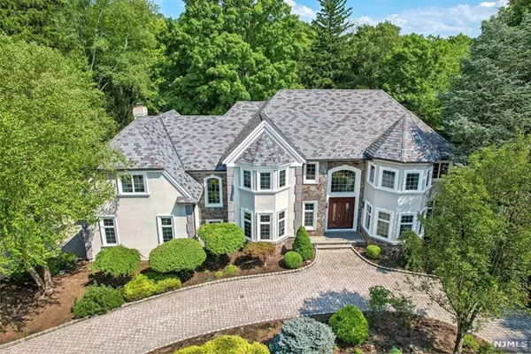 Upper Saddle River, NJ 07458,1 Strawberry LN